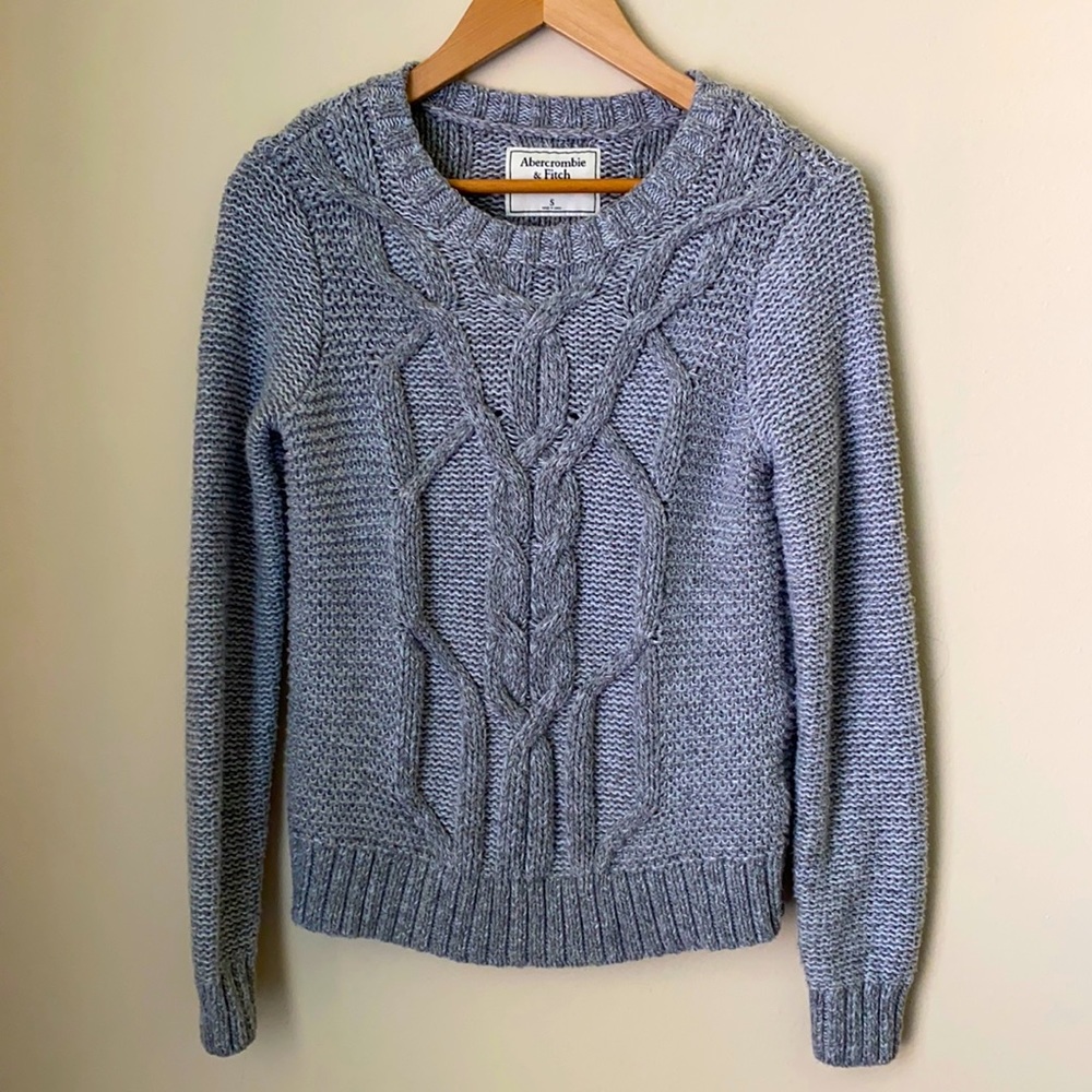 Abercrombie & Fitch sweater